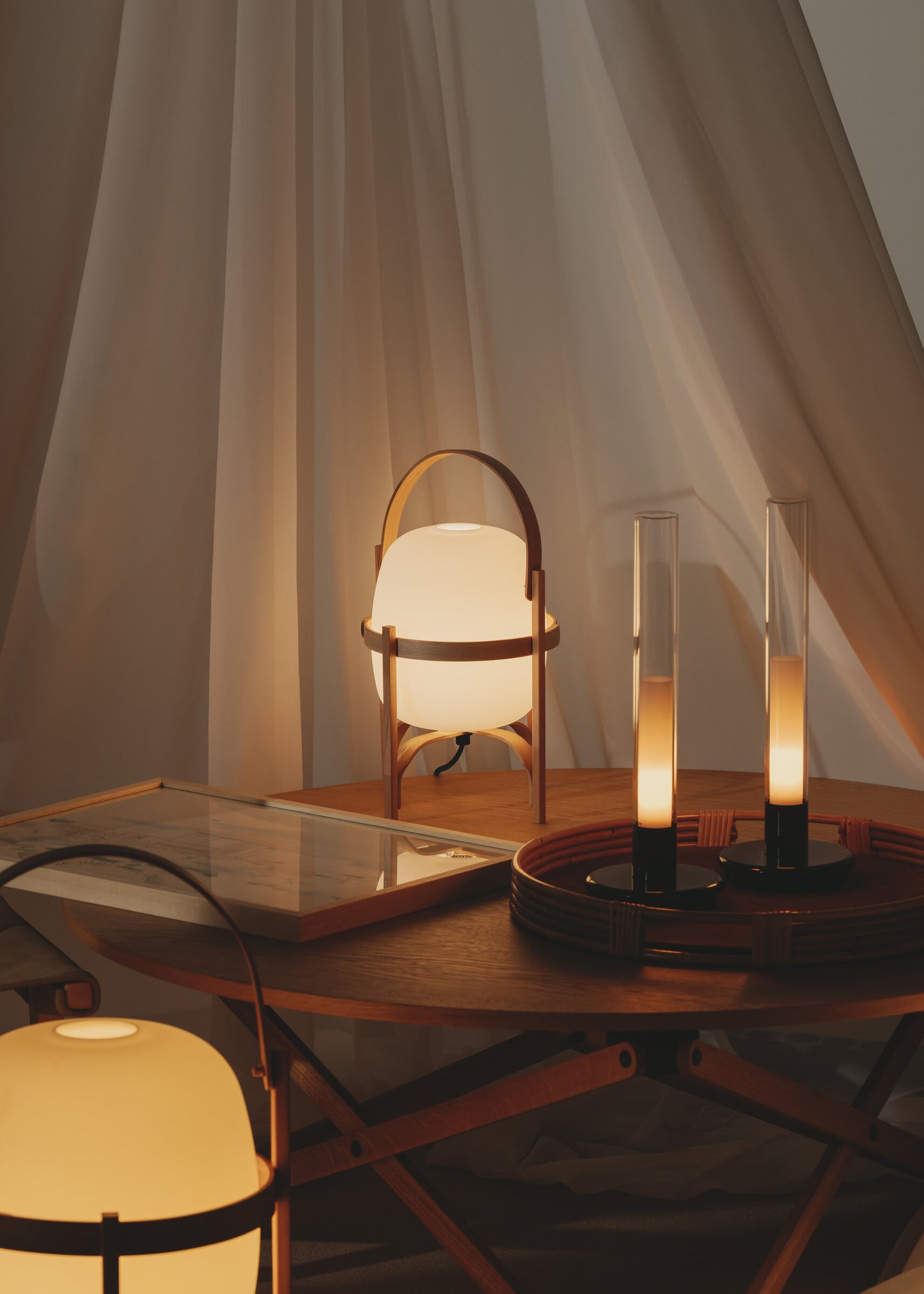 Lampe de table Cestita de Santa & Cole – Design Miguel Milá