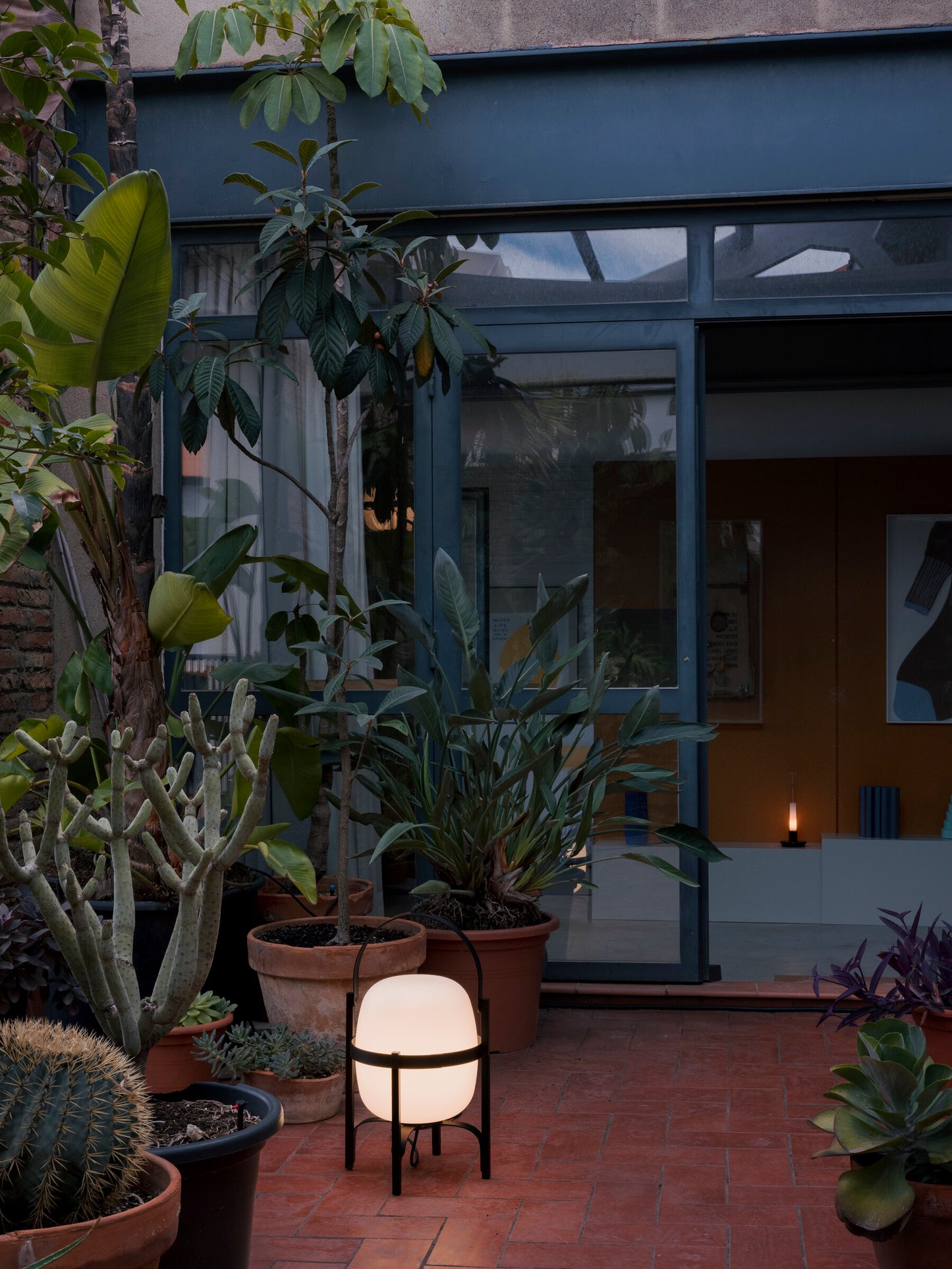 Outdoor-Leuchte Cesta von Santa & Cole – Design Miguel Milá