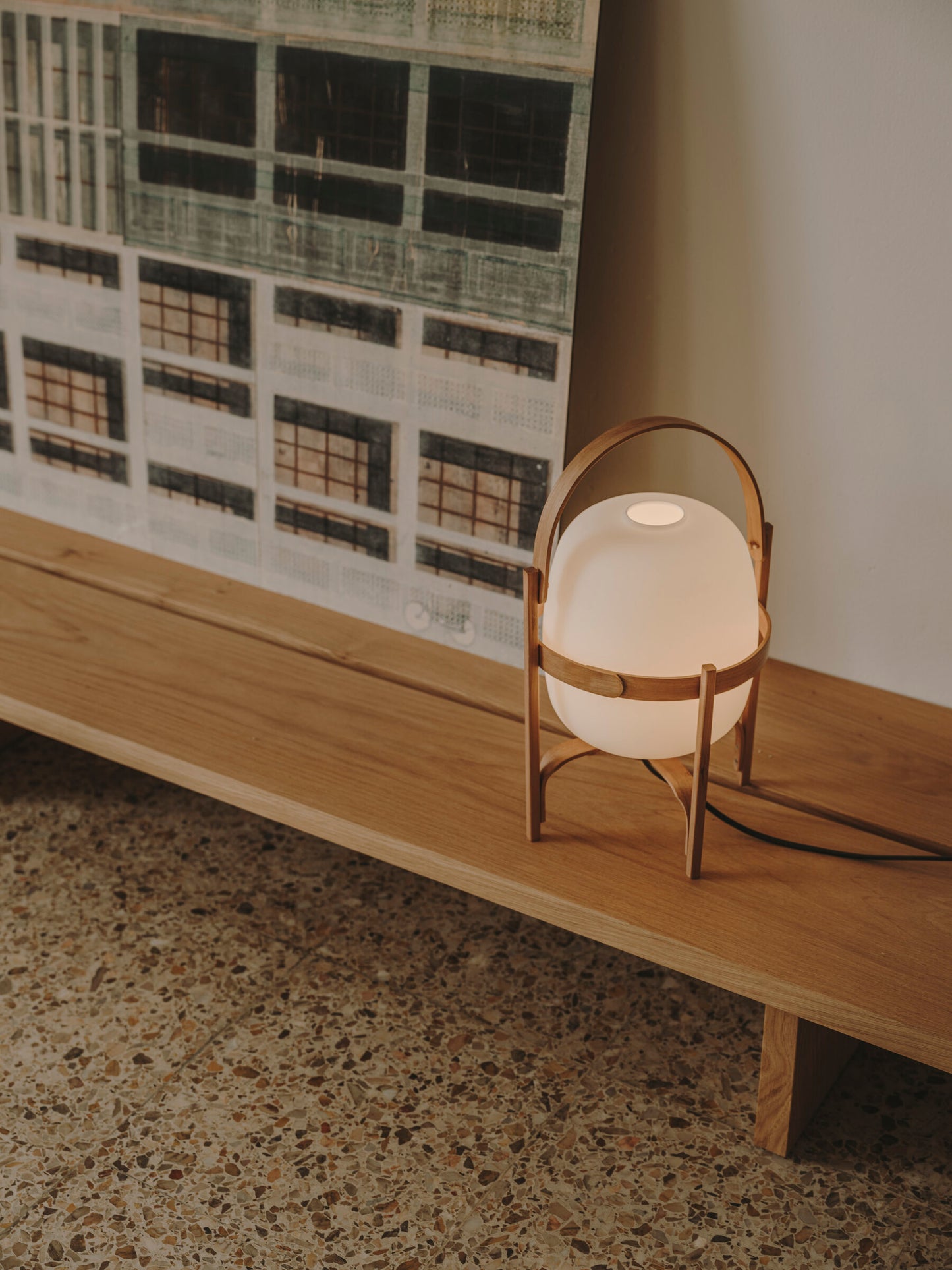 Lampe de table Cestita de Santa & Cole – Design Miguel Milá
