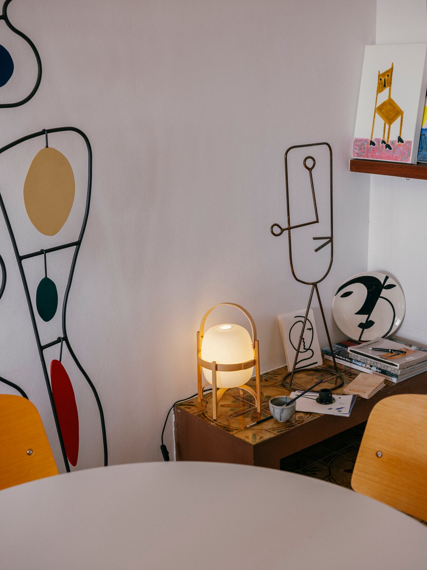 Lampe de table Cestita de Santa & Cole – Design Miguel Milá