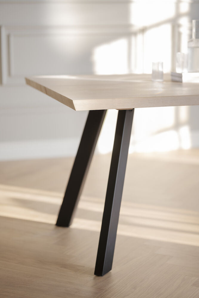 Solid Wood Table Pjur