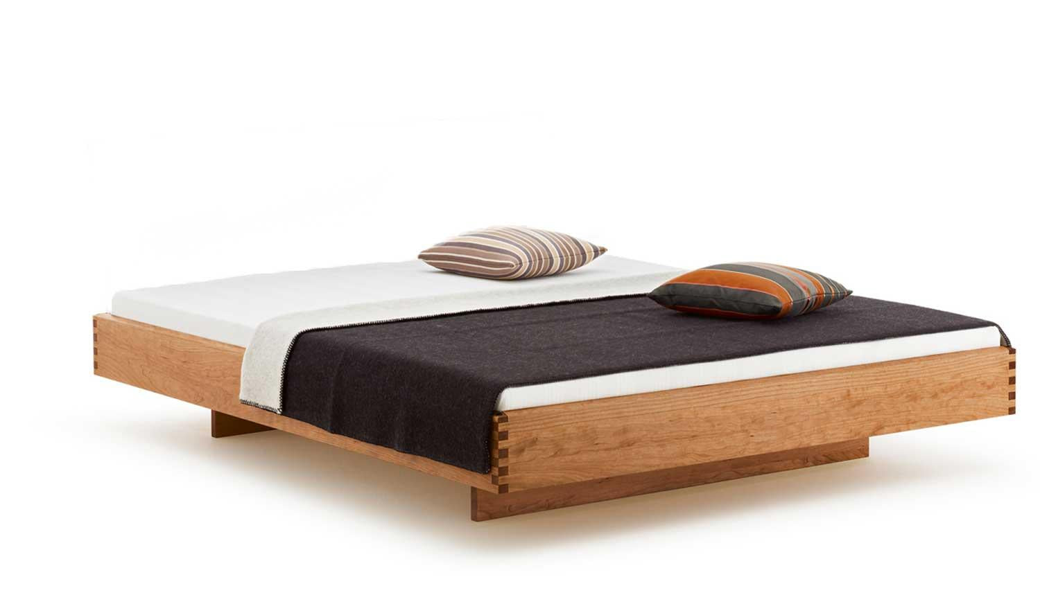 Bett Step-X mit Holzkufen Kirsche / 100 x 200 cm