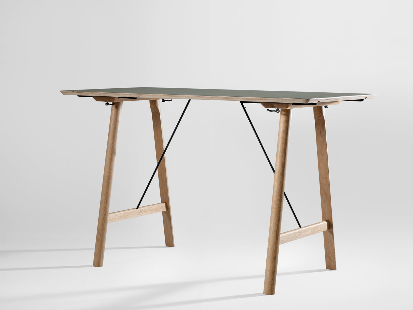 Table en bois massif Rail High
