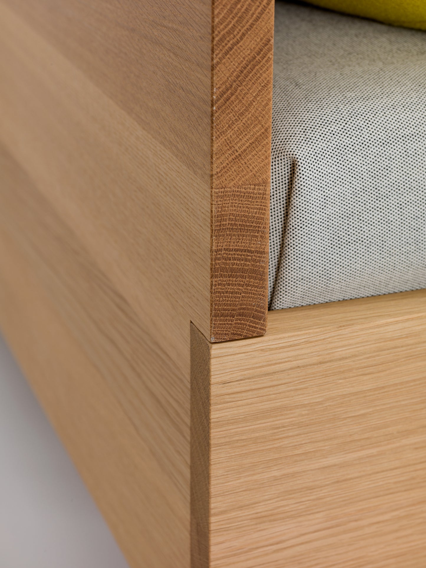 Bett Simple Hi 79